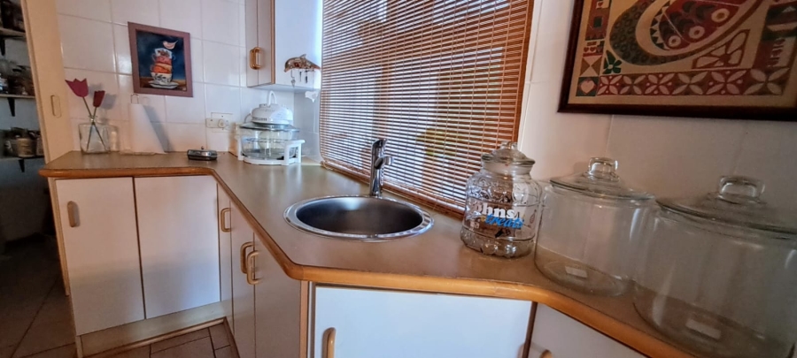 5 Bedroom Property for Sale in Vermont Western Cape
